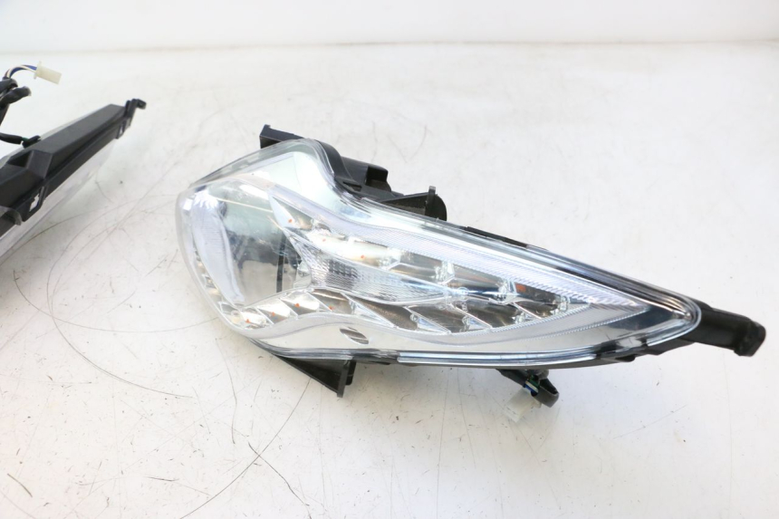 photo de HEADLIGHT VASTRO STREET S 50 (2016 - 2021) - Checked used part