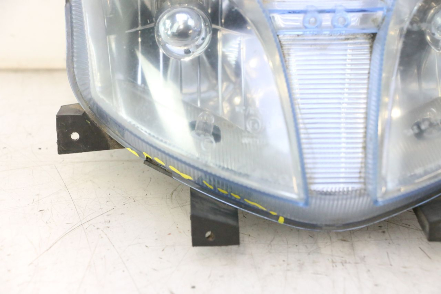 photo de HEADLIGHT KYMCO SUPER 8 2T 50 (2007 - 2013) - Zoom on usage condition