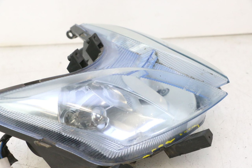 photo de HEADLIGHT KYMCO SUPER 8 2T 50 (2007 - 2013) - Fixing points details