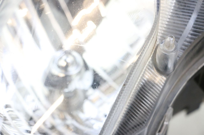 photo de HEADLIGHT SUZUKI BURGMAN 125 (2018 - 2021) - Alternative perspective