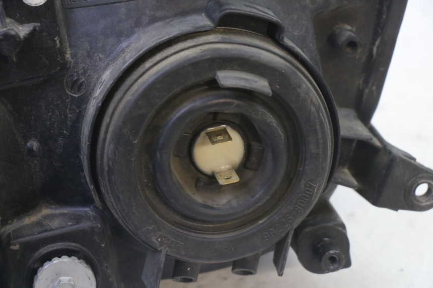 photo de FRONT HEADLIGHT YAMAHA TDM ABS 900 (2002 - 2014) - Surface and material condition