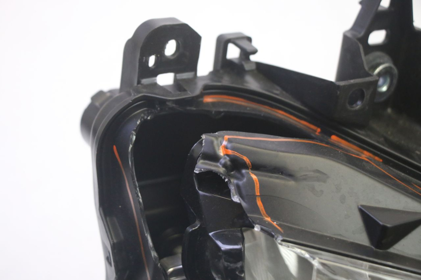 photo de HEADLIGHT YAMAHA TRICITY 300 (2020 - 2024) - Technical close-up