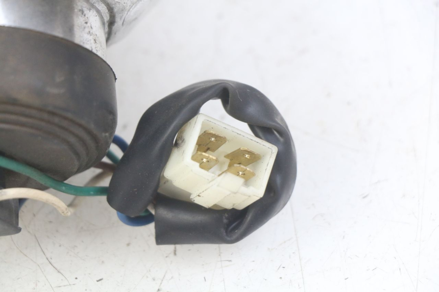 photo de FRONT HEADLIGHT PEUGEOT TWEET 4T 50 (2010 - 2014) - Surface and material condition