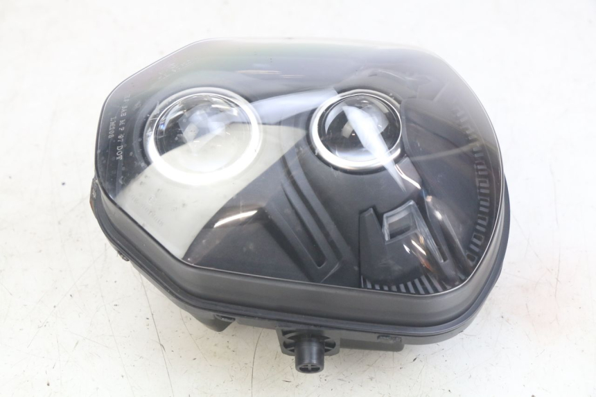 photo de FRONT HEADLIGHT MOTRAC URBAN 4T 50 (2016 - 2024) - High-resolution close-up