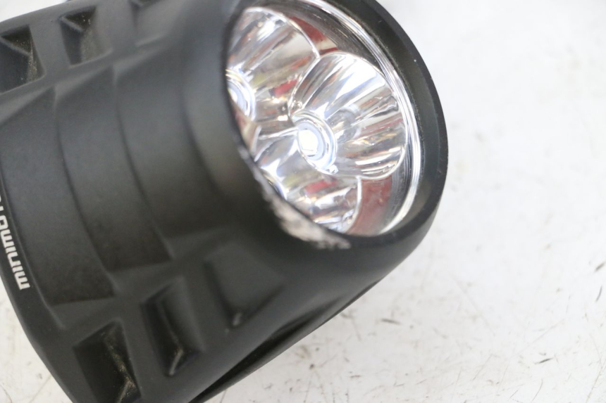 photo de FRONT HEADLIGHT DUALTRON VICTOR LIMITED 1 - Surface and material condition