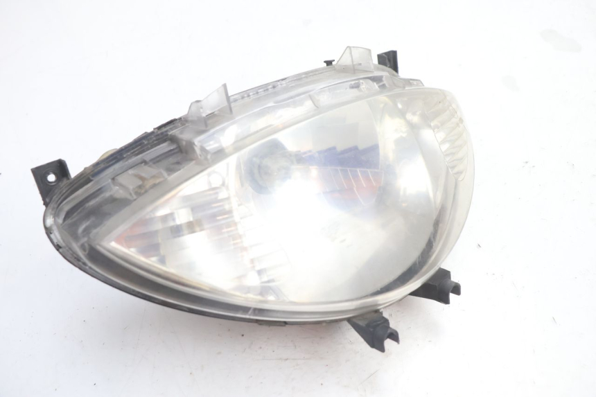 photo de HEADLIGHT PEUGEOT VIVACITY 50 (2004 - 2009) - Zoom on usage condition