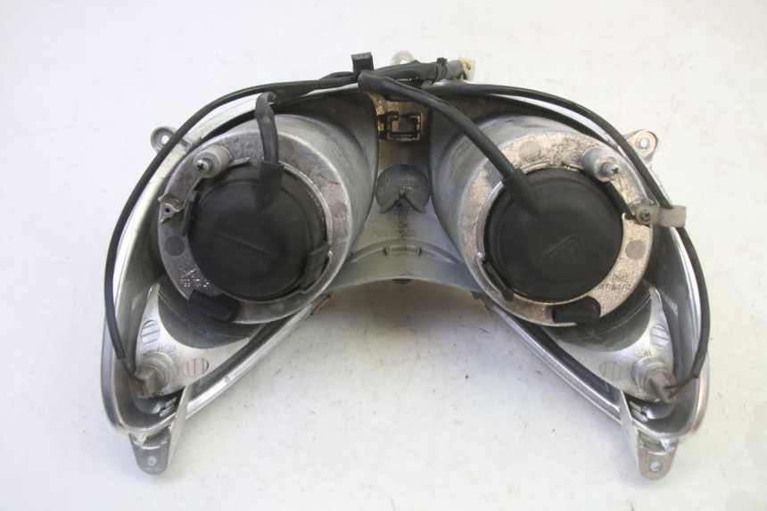 photo de HEADLIGHT YAMAHA X-CITY XCITY 125 (2007 - 2013) - Surface and material condition