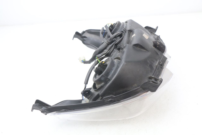 photo de FRONT HEADLIGHT YAMAHA XMAX X-MAX 125 (2006 - 2009) - Alternative perspective
