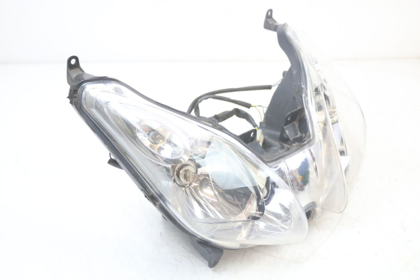 photo de FRONT HEADLIGHT YAMAHA X-MAX XMAX 250 (2006 - 2009) - Component detail