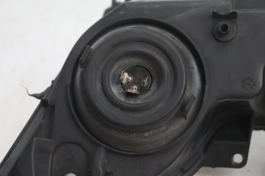 photo de FRONT HEADLIGHT YAMAHA XMAX X-MAX 125 (2006 - 2009) - Surface and material condition