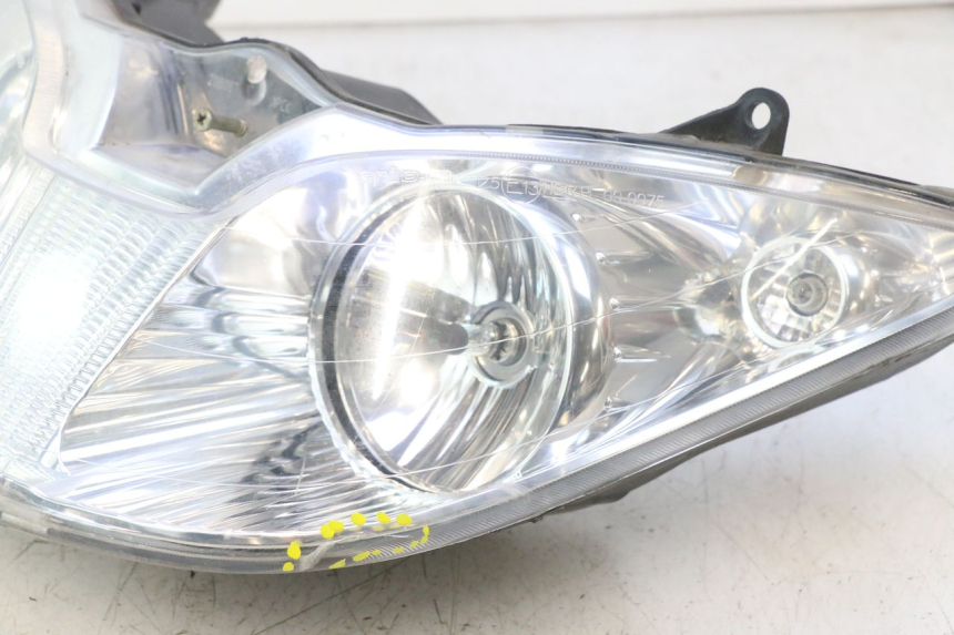 photo de HEADLIGHT PIAGGIO X8 STREET 125 (2006 - 2007) - Zoom on usage condition