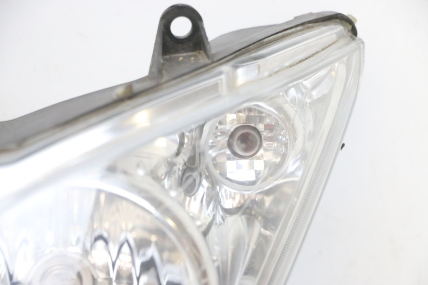 photo de FRONT HEADLIGHT PIAGGIO X8 125 (2004 - 2007) - Additional view of the item