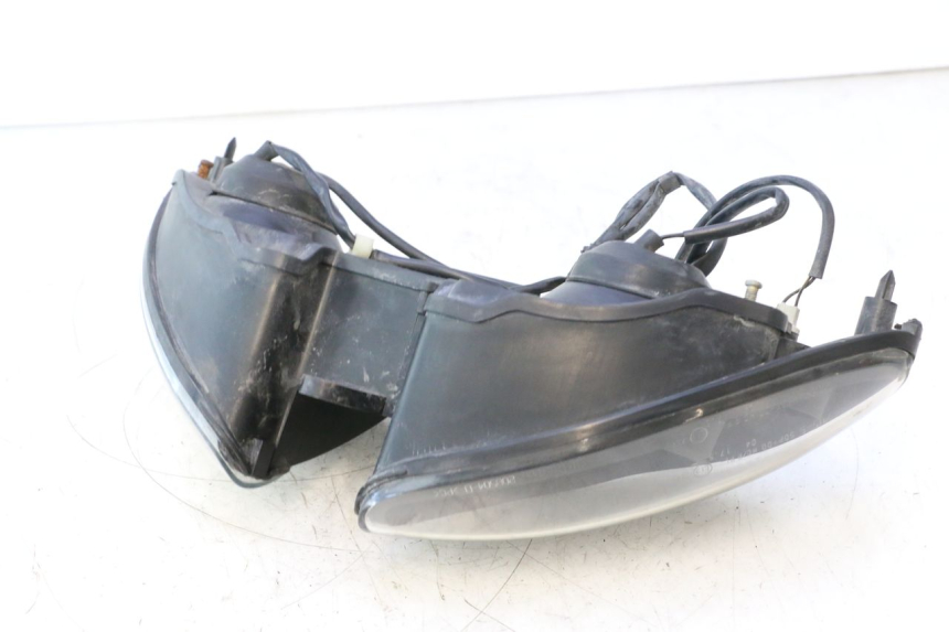 photo de HEADLIGHT PIAGGIO X9 AMALFI 180 (2000 - 2003) - High-resolution close-up