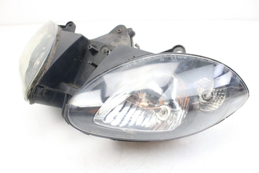 photo de FRONT HEADLIGHT PIAGGIO X9 EVOLUTION 500 (2003 - 2005) - Surface and material condition