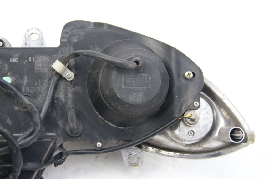 photo de FRONT HEADLIGHT PIAGGIO X9 EVOLUTION 125 (2003 - 2007) - Surface and material condition