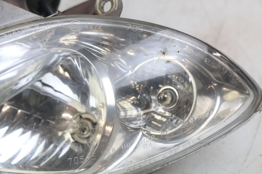 photo de FRONT HEADLIGHT PIAGGIO X9 EVOLUTION 125 (2003 - 2007) - Additional view of the item
