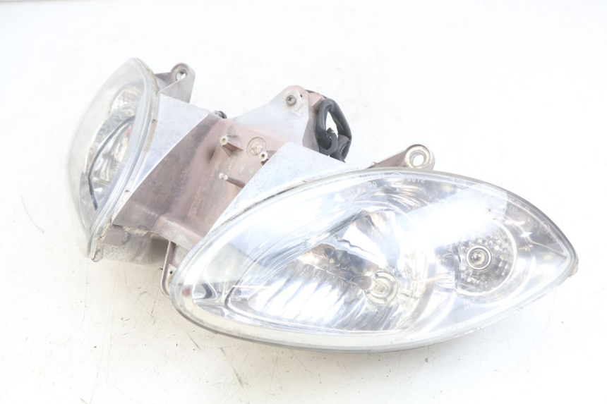 photo de FRONT HEADLIGHT PIAGGIO X9 EVOLUTION 125 (2003 - 2007) - Distinctive features