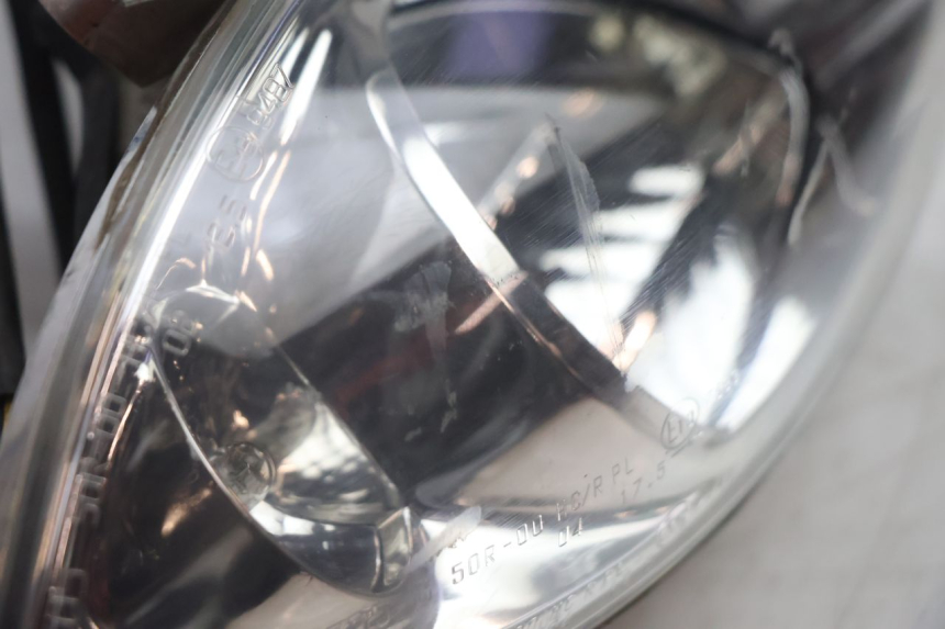 photo de FRONT HEADLIGHT PIAGGIO X9 EVOLUTION 125 (2003 - 2007) - Zoom on usage condition