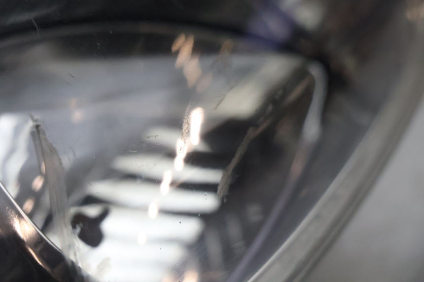 photo de FRONT HEADLIGHT PIAGGIO X9 EVOLUTION 125 (2003 - 2007) - Technical close-up