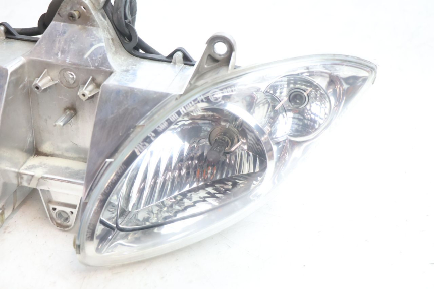 photo de FRONT HEADLIGHT PIAGGIO X9 EVOLUTION 125 (2003 - 2007) - Product overview