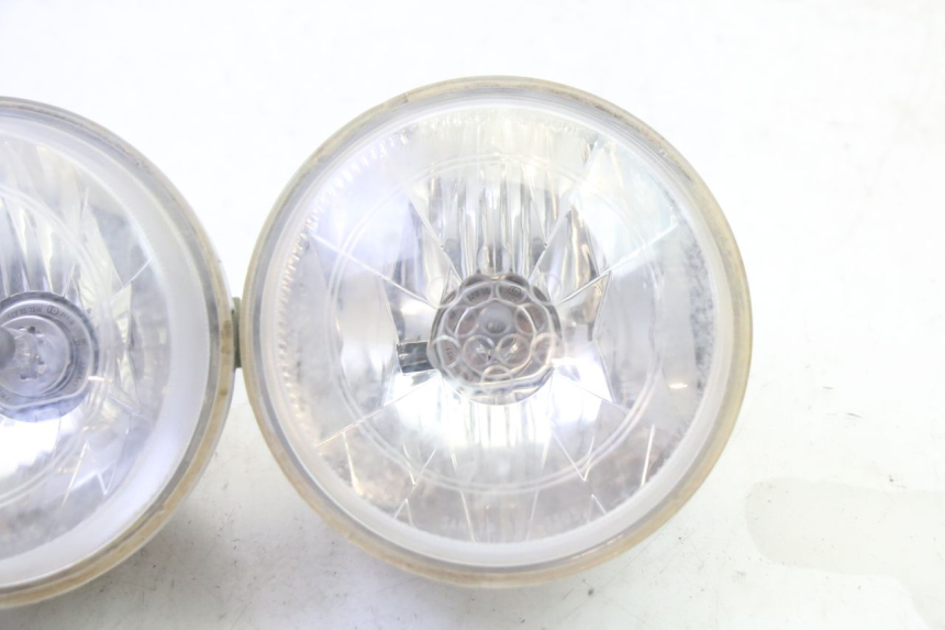 photo de HEADLIGHT YAMAHA YFM GRIZZLY 550 (2008 - 2015) - Alternative perspective