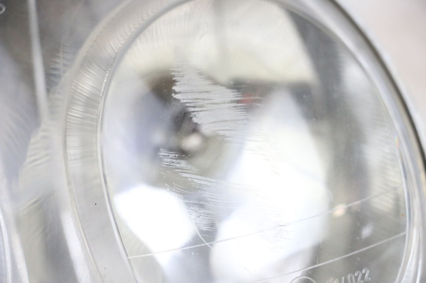 photo de HEADLIGHT YAMAHA YN NEO'S 50 (1997 - 2004) - Distinctive features