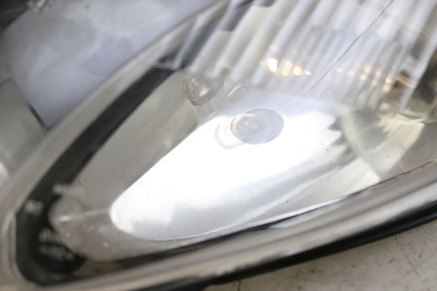 photo de FRONT HEADLIGHT YAMAHA YP MAJESTY 125 (2002 - 2006) - Component detail