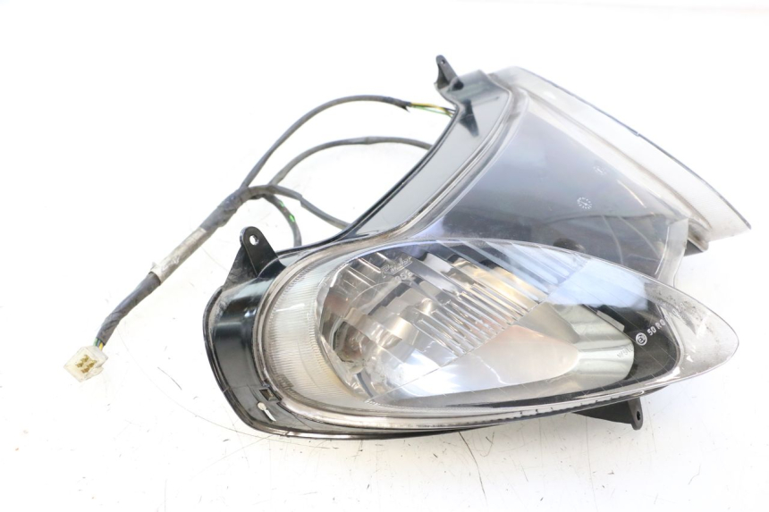 photo de HEADLIGHT YAMAHA YP MAJESTY 125 (1998 - 2001) - Zoom on usage condition
