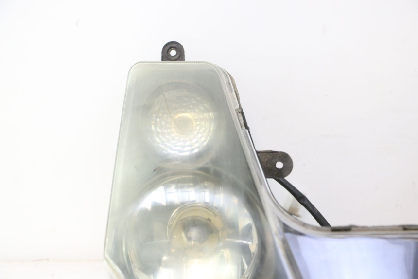 photo de HEADLIGHT YIYING YY50QT-6 50 - High-resolution close-up