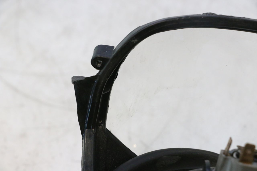 photo de FRONT HEADLIGHT PIAGGIO ZIP 4T 50 (2018 - 2020) - Distinctive features