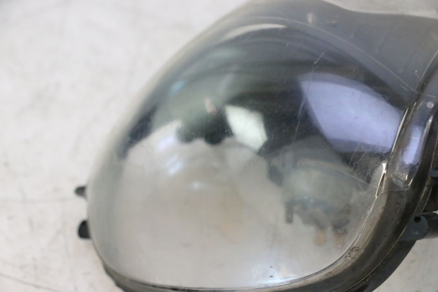 photo de FRONT HEADLIGHT PIAGGIO ZIP 4T 50 (2018 - 2020) - Surface and material condition