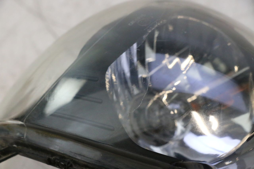 photo de HEADLIGHT PIAGGIO ZIP IGET 4T 50 (2021 - 2023) - Alternative perspective