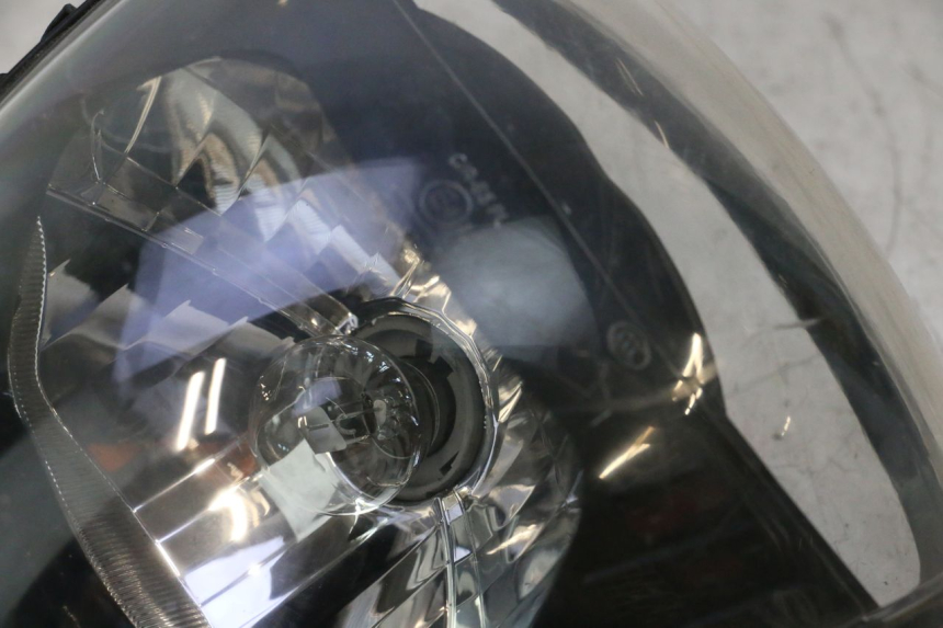 photo de HEADLIGHT PIAGGIO ZIP IGET 4T 50 (2021 - 2023) - Technical close-up