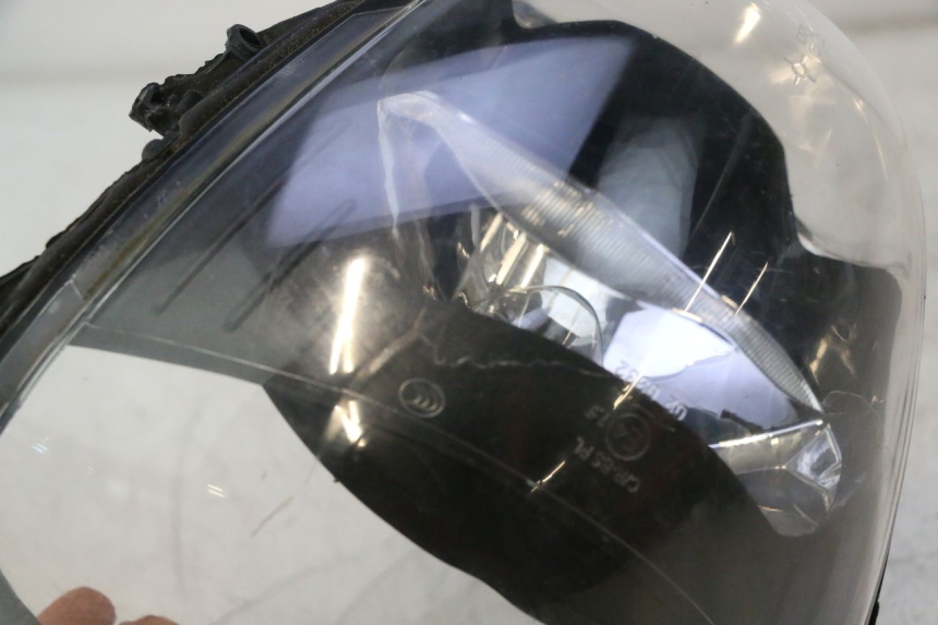 photo de HEADLIGHT PIAGGIO ZIP IGET 4T 50 (2021 - 2023) - Fixing points details