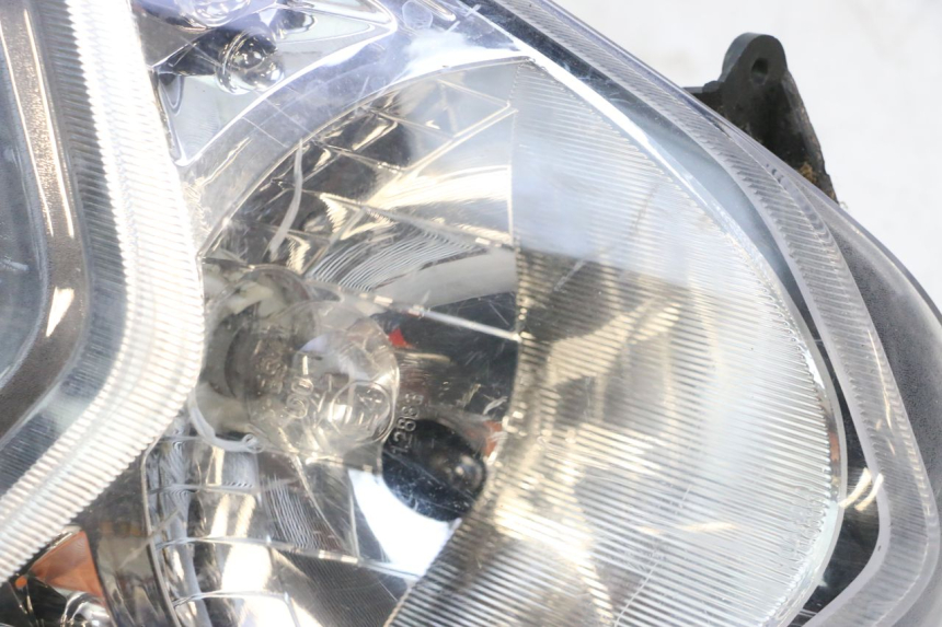 photo de FRONT HEADLIGHT UNIVERSAL BIKE ZN50QT-11B 50 (2018 - 2021) - Focus on structure