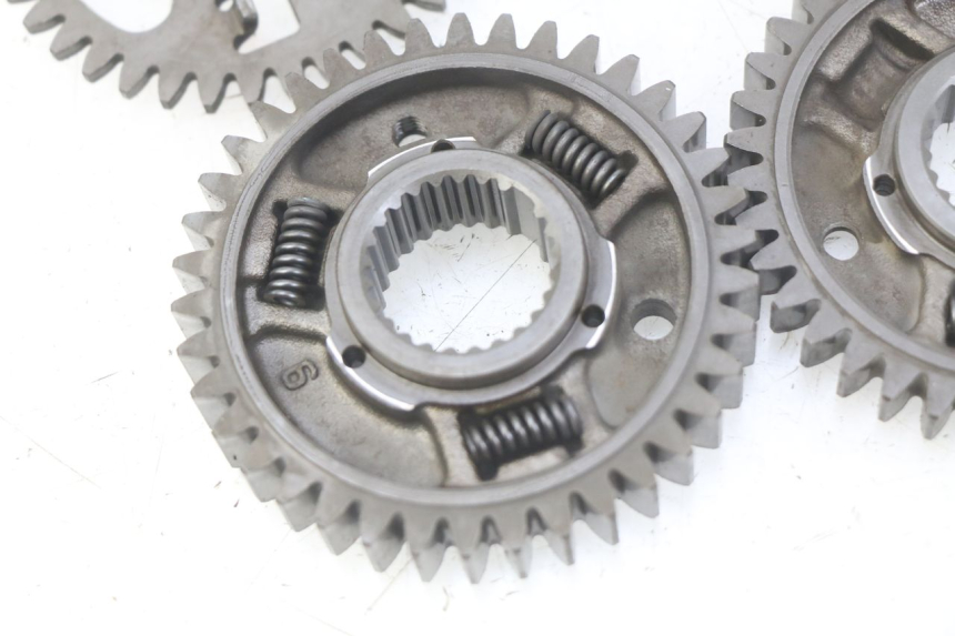 photo de TRANSMISSION SPROCKET HONDA CBF 500 (2004 - 2007) - Technical close-up