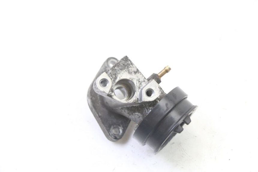 photo de INTAKE MANIFOLD SUZUKI BURGMAN 125 (2007 - 2014) - Zoom on usage condition