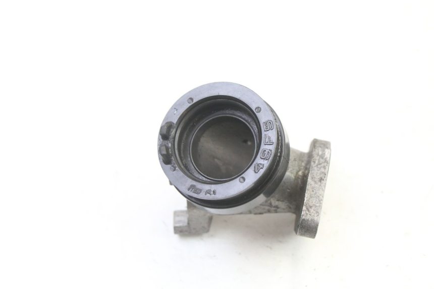 photo de INTAKE MANIFOLD SUZUKI BURGMAN 125 (2007 - 2014) - Technical close-up