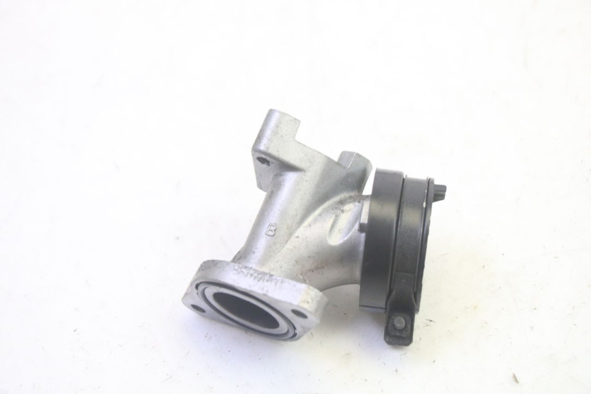 photo de INTAKE MANIFOLD SUZUKI BURGMAN 125 (2007 - 2014) - Technical close-up