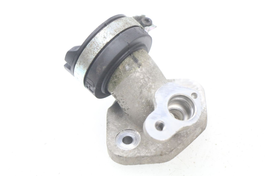 photo de INTAKE PIPE YAMAHA BW'S BWS 125 (2010 - 2013) - Alternative perspective