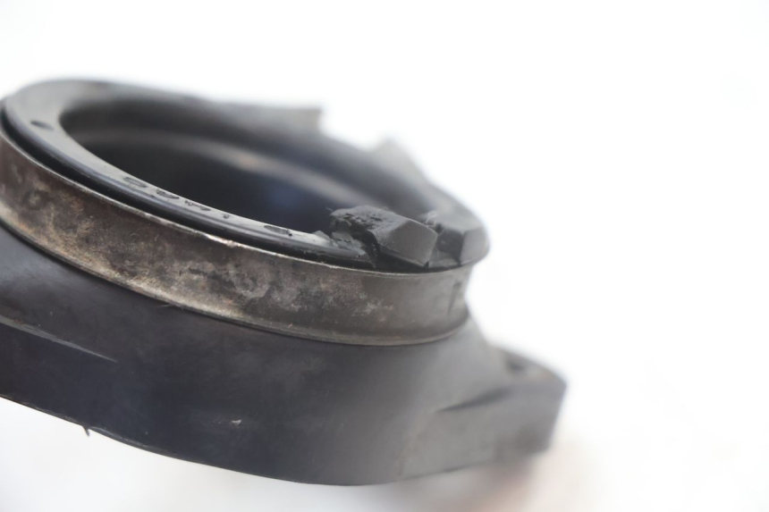 photo de INTAKE PIPE SUZUKI DR S 600 (1985 - 1989) - Zoom on usage condition