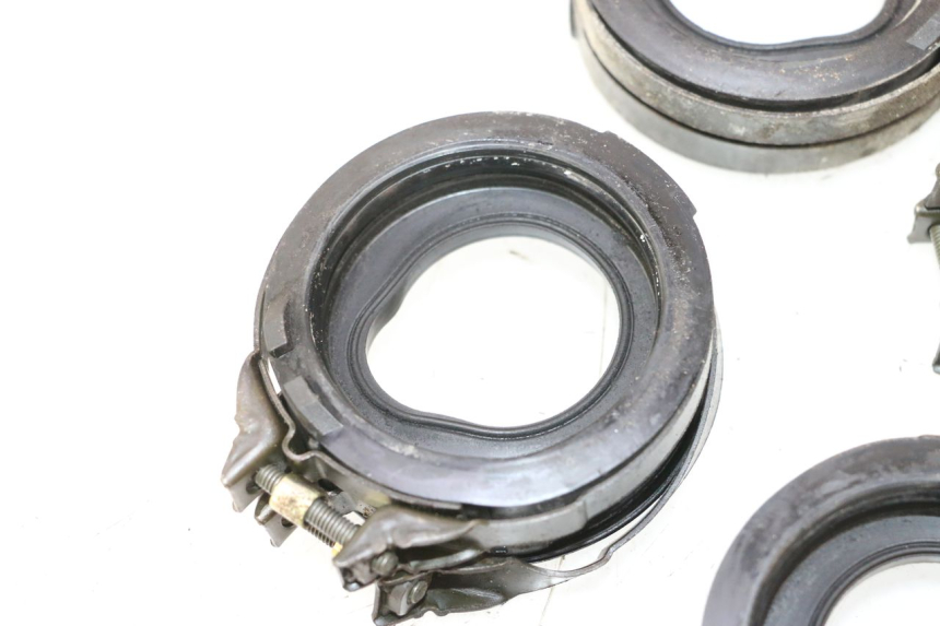 photo de INTAKE PIPE YAMAHA FJR 1300 (2001 - 2005) - Alternative perspective