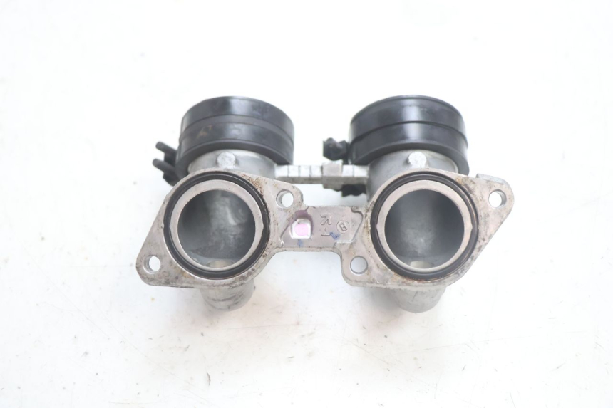 photo de INTAKE PIPE HONDA FJS SILVER WING SILVERWING 400 (2005 - 2008) - Technical close-up