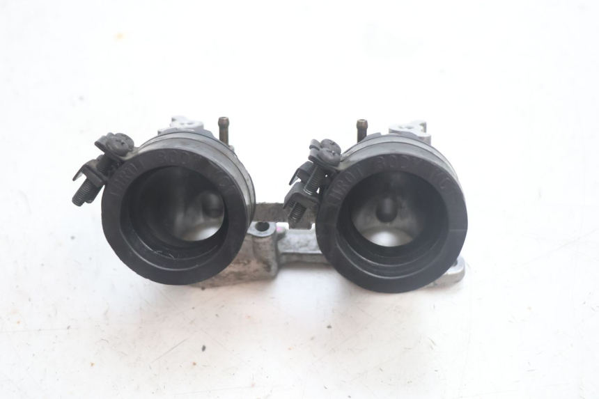 photo de INTAKE PIPE HONDA FJS SILVER WING SILVERWING 400 (2005 - 2008) - Fixing points details