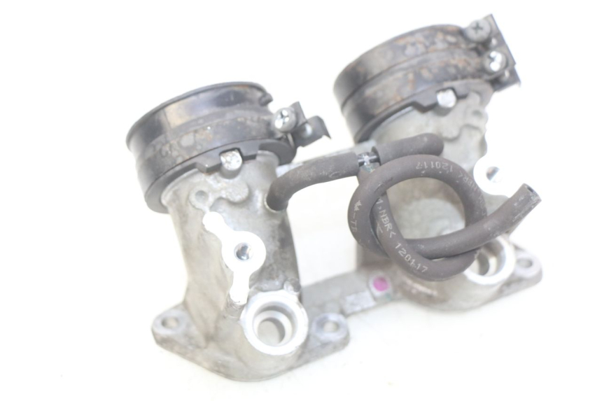 photo de INTAKE MANIFOLD HONDA FJS SILVERWING SILVER WING 400 (2009 - 2016) - Technical close-up