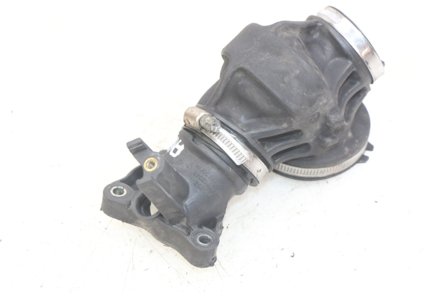 photo de INTAKE MANIFOLD GILERA GP 800 (2007 - 2013) - Component detail