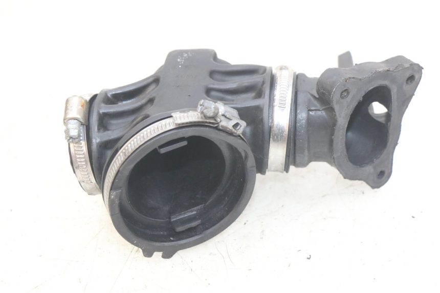 photo de INTAKE MANIFOLD GILERA GP 800 (2007 - 2013) - Zoom on usage condition