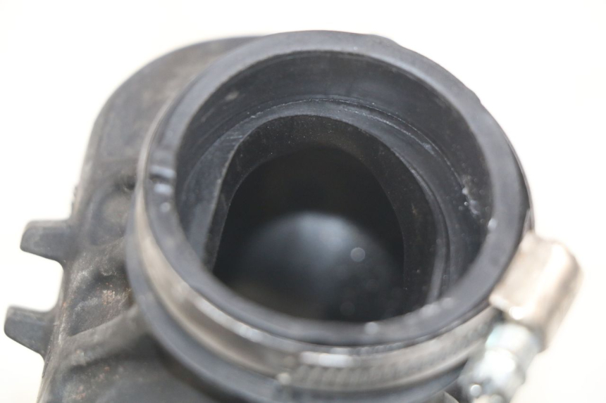photo de INTAKE MANIFOLD GILERA GP 800 (2007 - 2013) - Alternative perspective