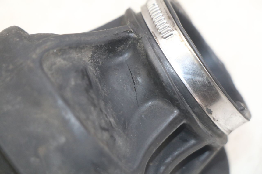 photo de INTAKE MANIFOLD GILERA GP 800 (2007 - 2013) - Technical close-up