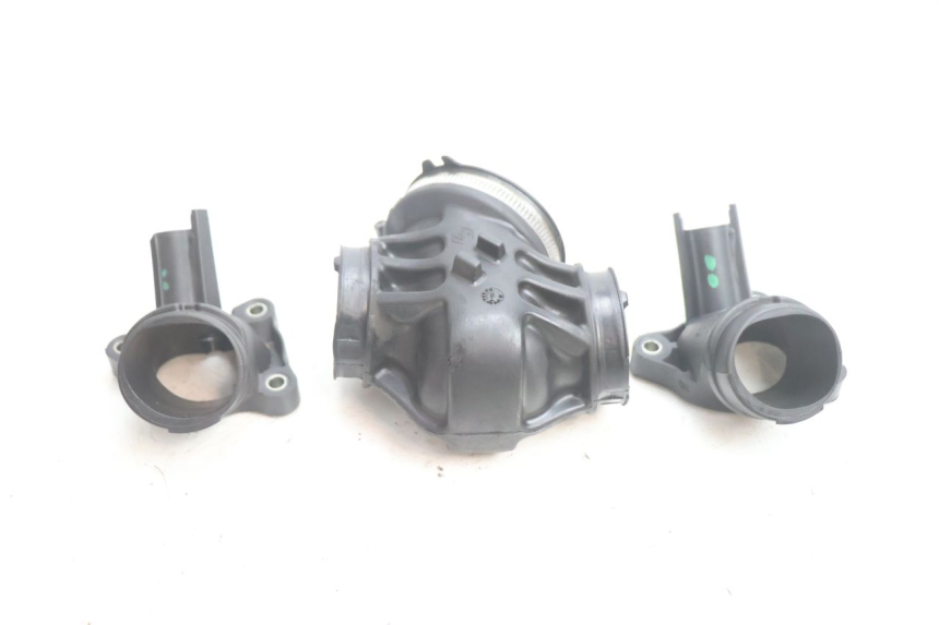 photo de INTAKE MANIFOLD GILERA GP 800 (2007 - 2013) - Distinctive features